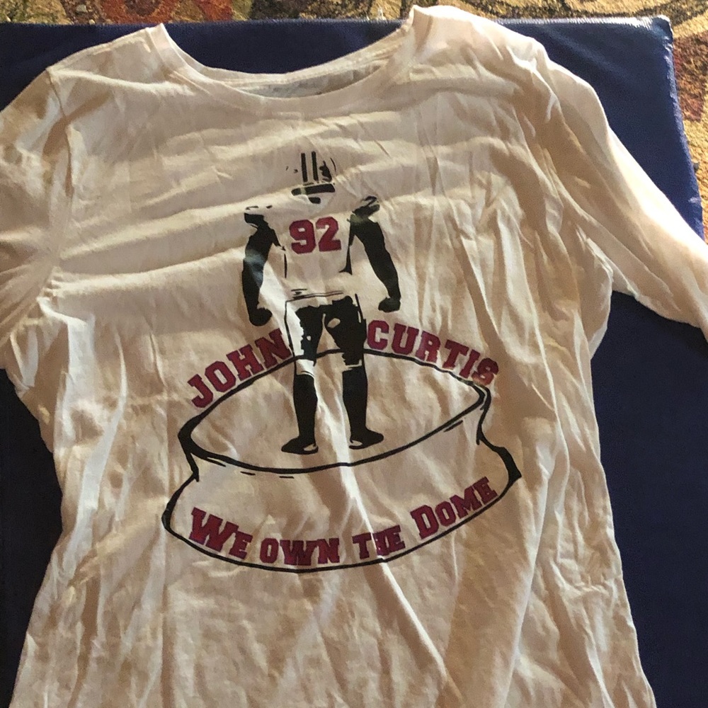 Hane’s XL john curtis tee